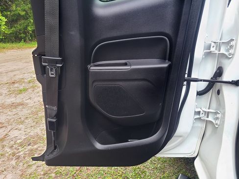 Used 2017 Chevrolet Colorado W/T image 24