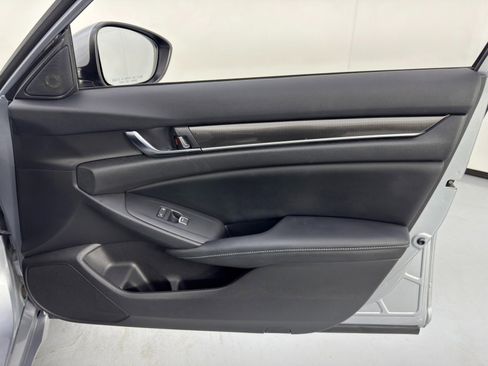 Used 2018 Honda Accord Sport image 38