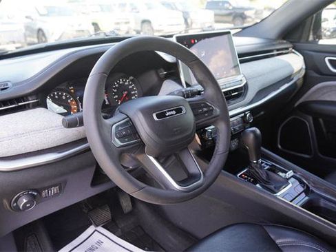Certified 2023 Jeep Compass Latitude image 17