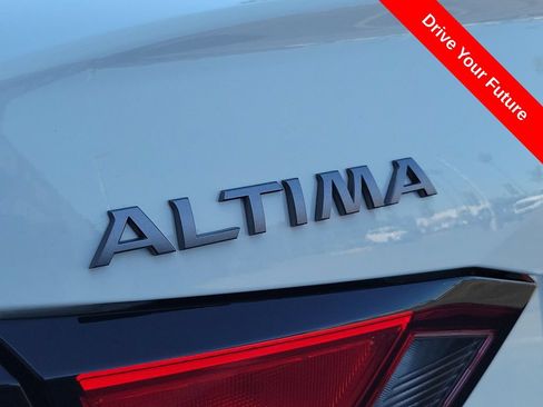 Used 2025 Nissan Altima 2.5 S FWD image 20