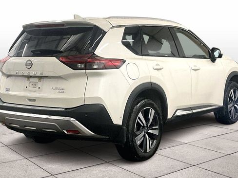 Used 2023 Nissan Rogue Platinum image 11