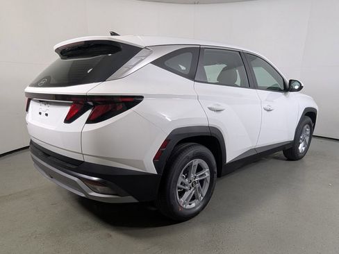 New 2026 Hyundai Tucson SE image 7