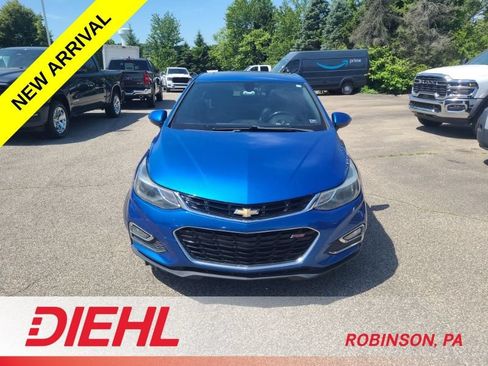 Used 2017 Chevrolet Cruze Premier FWD image 3