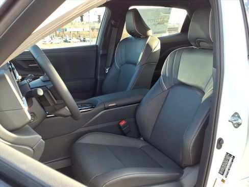 New 2026 Toyota Crown Platinum image 2