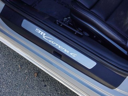 Used 2024 Porsche 911 Carrera image 21