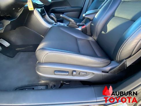 Used 2017 Honda Accord Sport image 29