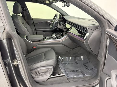 Used 2022 Audi Q8 Prestige AWD/4WD image 27