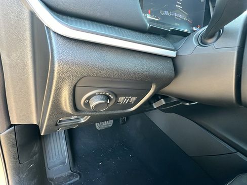 Used 2025 Jeep Grand Cherokee Altitude image 27