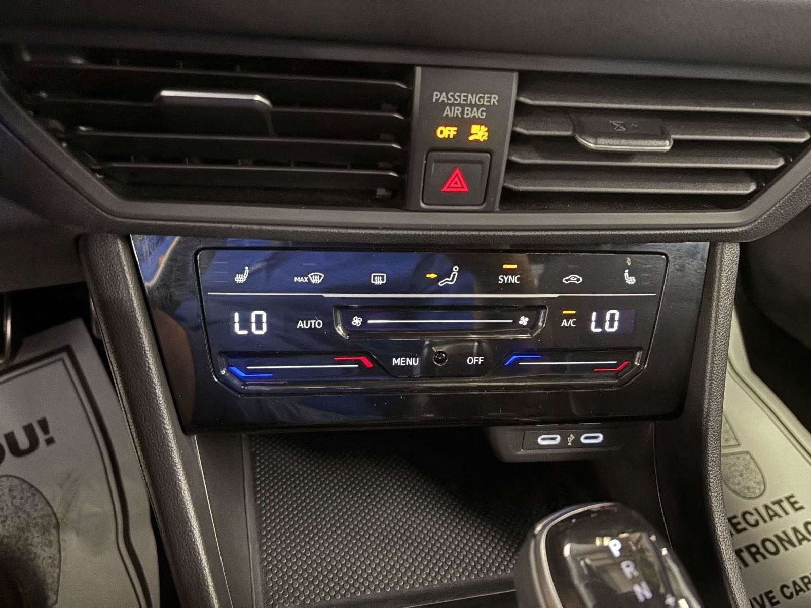 Used 2025 Volkswagen Jetta Sport FWD image 27