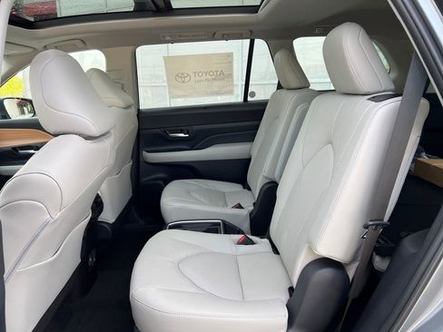New 2026 Toyota Grand Highlander AWD image 23