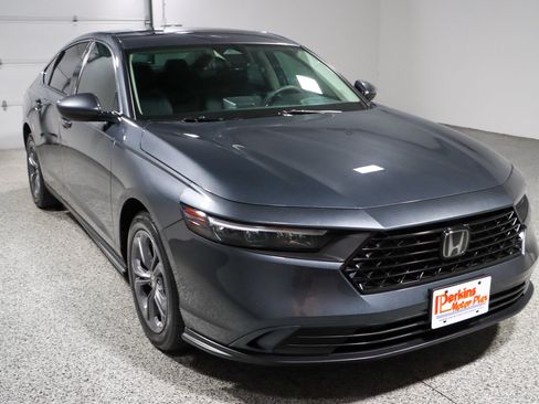 Used 2023 Honda Accord EX image 5