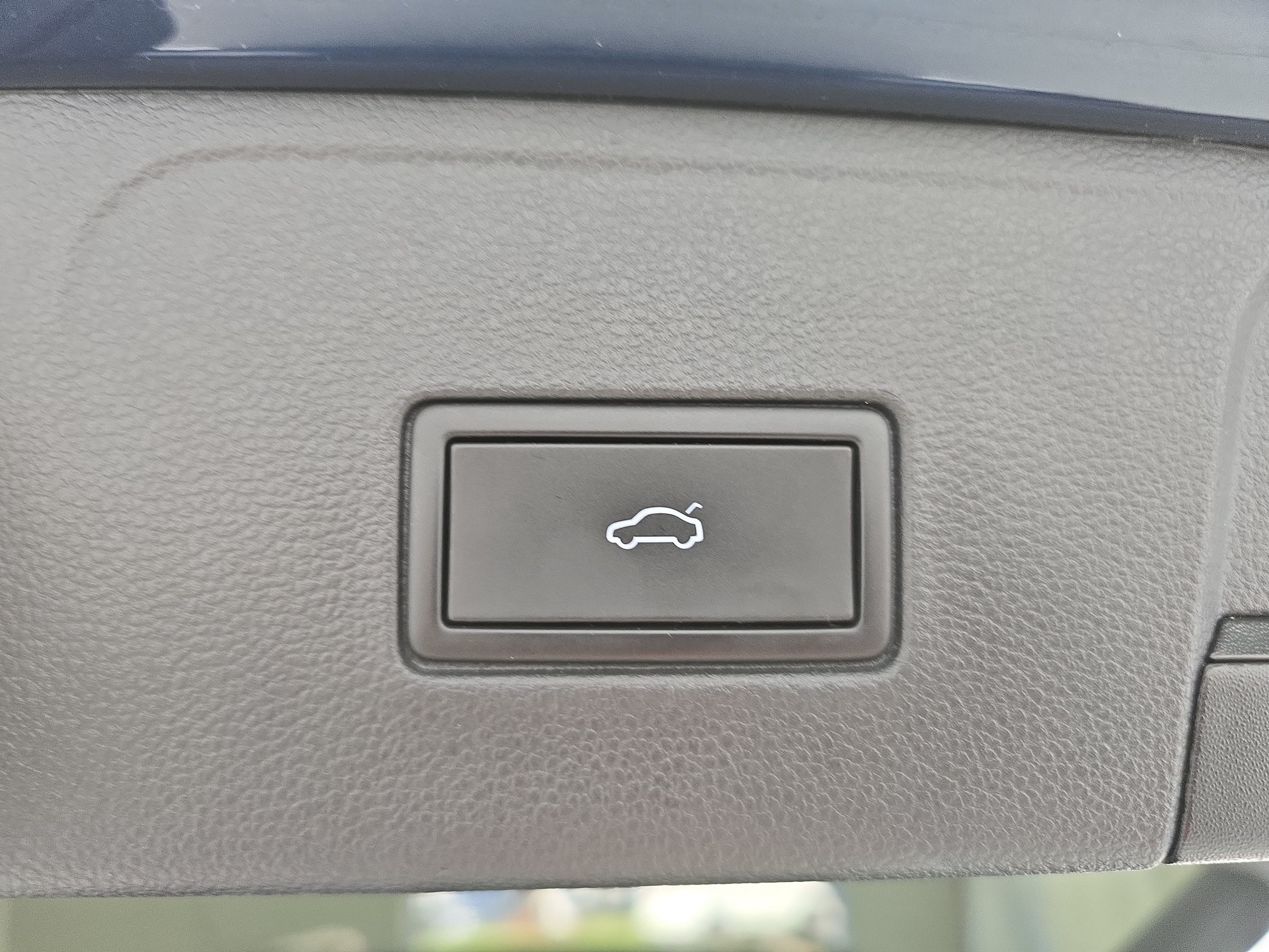 Used 2021 Volkswagen Atlas SE FWD image 14