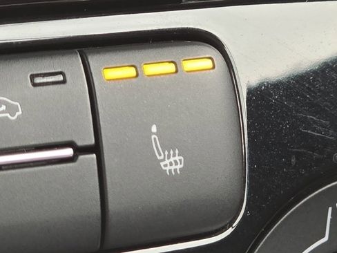 Used 2018 Volkswagen Beetle 2.0T S image 12