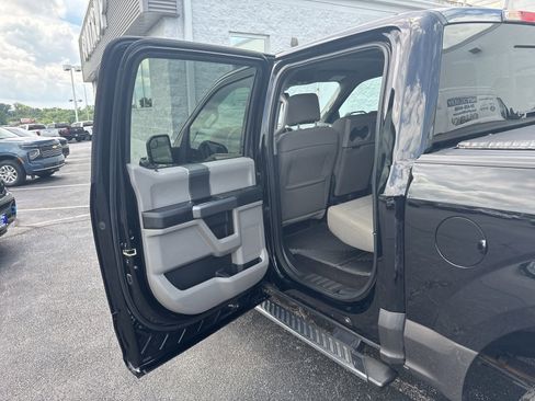 Used 2017 Ford F150 XLT w/ Equipment Group 302A Luxury AWD/4WD image 10