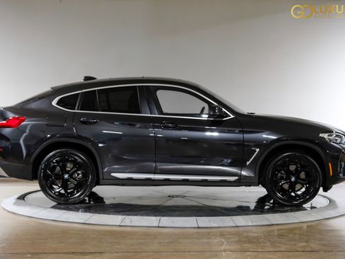 Used 2025 BMW X4 xDrive30i image 9
