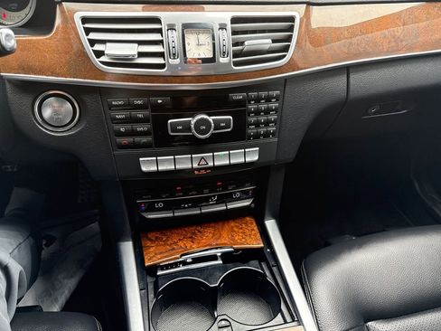Used 2014 Mercedes-Benz E 350 4MATIC Sedan image 23