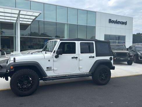 Used 2017 Jeep Wrangler Unlimited Sport w/ Quick Order Package 24S AWD/4WD image 23