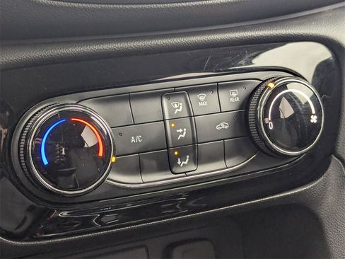 Used 2022 Buick Encore GX Preferred image 18