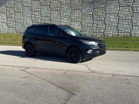 Used 2017 Ford Escape SE w/ SE Sport Appearance Package AWD/4WD image 8
