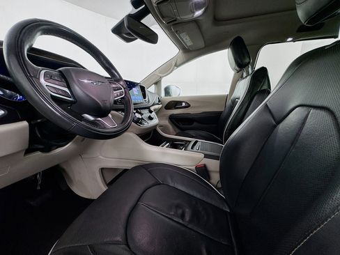 Used 2022 Chrysler Pacifica Limited image 21