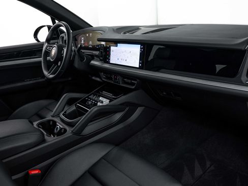 Certified 2026 Porsche Cayenne AWD/4WD image 13
