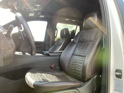 Used 2023 Cadillac Escalade V image 7