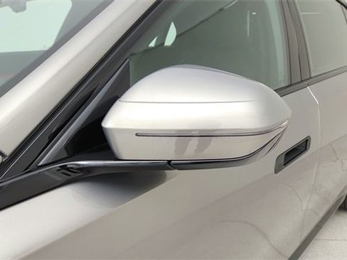 Used 2024 BMW 740i image 14