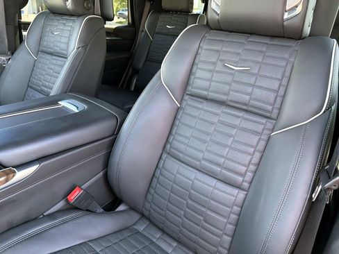 Used 2025 Cadillac Escalade Sport Platinum w/ LPO, ONYX Package AWD/4WD image 22