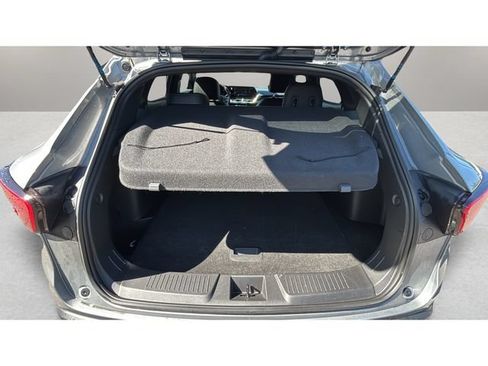 Used 2024 Chevrolet Trax RS w/ Sunroof Package FWD image 28