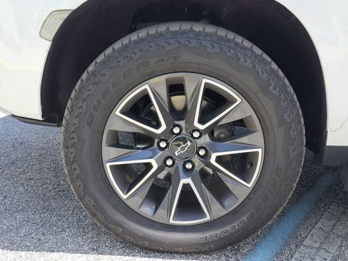 Certified 2022 Chevrolet Tahoe Z71 w/ Luxury Package AWD/4WD image 34