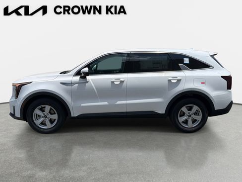 New 2026 Kia Sorento LX FWD image 8