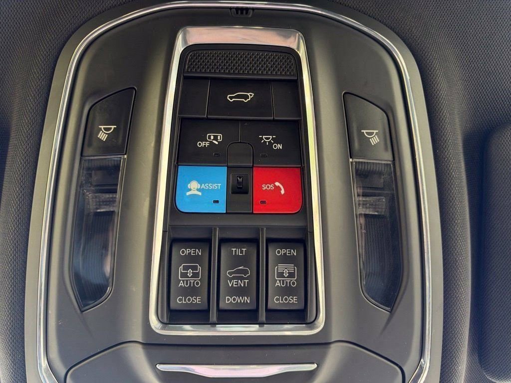 Certified 2024 Jeep Grand Cherokee L Limited w/ Luxury Tech Group II AWD/4WD image 32