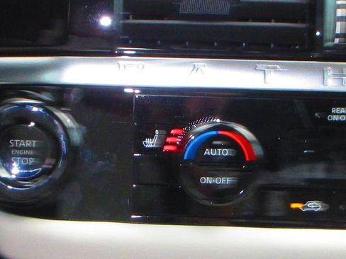 New 2026 Nissan Pathfinder SL w/ SL Premium Package image 17