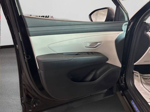 Used 2025 Hyundai Tucson Blue image 17
