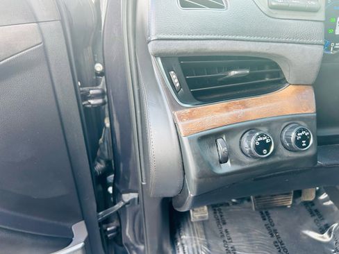 Used 2018 Cadillac Escalade Luxury image 14