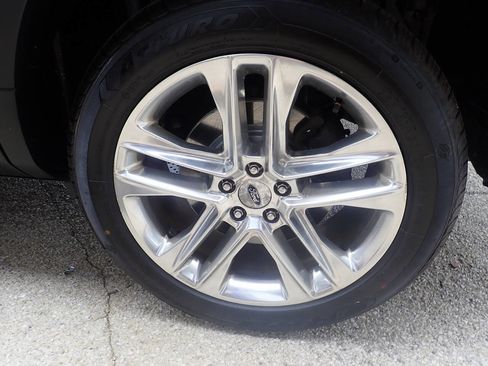 Used 2017 Ford Explorer XLT w/ Equipment Group 202A image 35