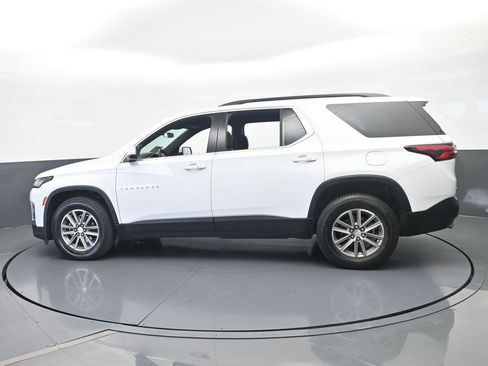 Used 2023 Chevrolet Traverse LT image 3