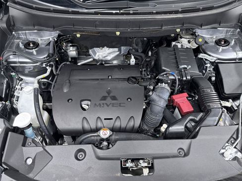 Used 2025 Mitsubishi Outlander Sport AWD image 11