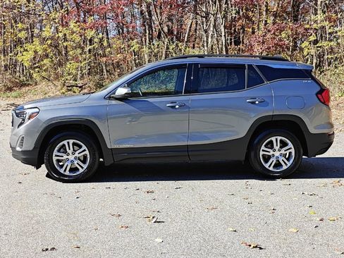 Used 2018 GMC Terrain SLE w/ Driver Convenience Package image 6