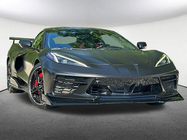 Used 2022 Chevrolet Corvette Stingray Premium Cpe w/ Z51 Performance Package RWD image 2