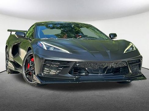 Used 2022 Chevrolet Corvette Stingray Premium Cpe w/ Z51 Performance Package RWD image 2