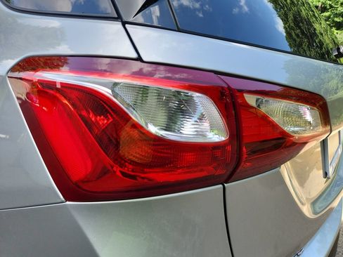 Used 2020 Chevrolet Equinox LS w/ LS Convenience Package FWD image 31