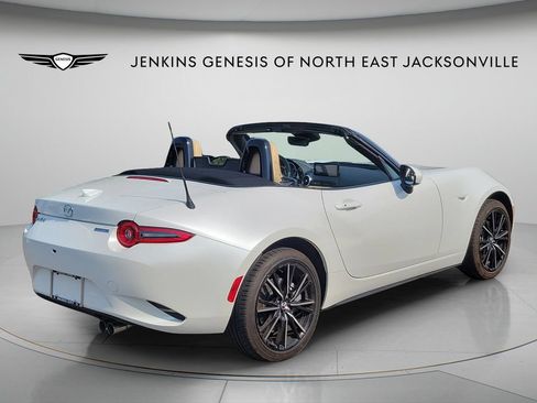 Used 2025 MAZDA MX-5 Miata Grand Touring RWD image 3