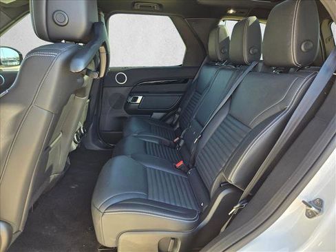 Used 2025 Land Rover Discovery S image 16