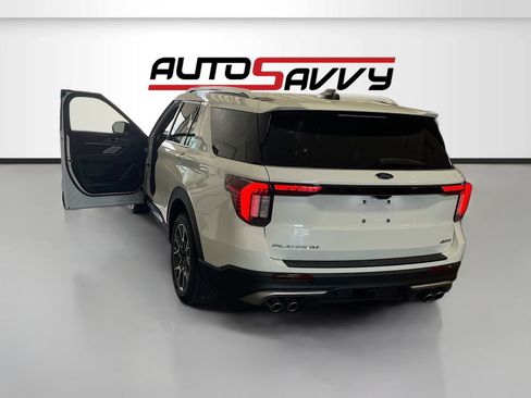 Used 2025 Ford Explorer Platinum w/ Ultimate Package AWD/4WD image 5