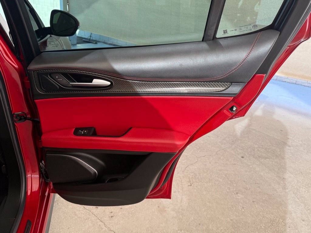 Used 2018 Alfa Romeo Stelvio Quadrifoglio w/ Driver Assist Dynamic Package AWD/4WD image 16