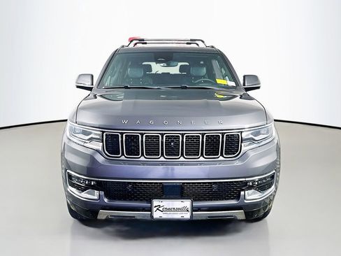 Used 2022 Jeep Wagoneer Series III w/ Premium Group I image 2