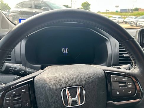Used 2025 Honda Odyssey Touring image 3