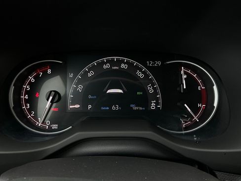 Used 2025 Toyota RAV4 XLE image 38