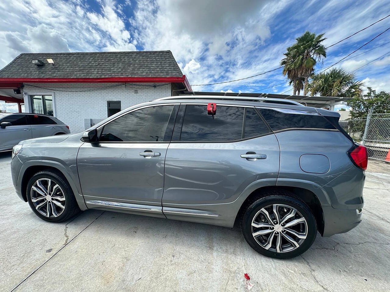 Used 2019 GMC Terrain Denali w/ Driver Alert Package II FWD image 6
